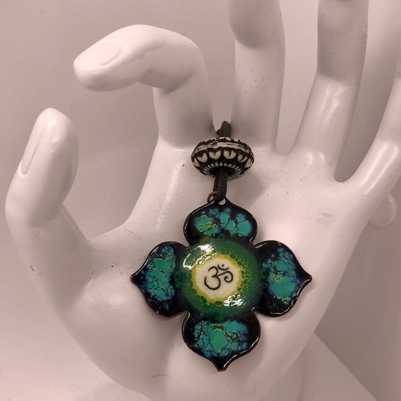 Ohm copper enameled, flame painted pendant on cord - Picture 7 of 7